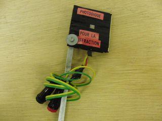 Photodiode avec fente pour la diffraction