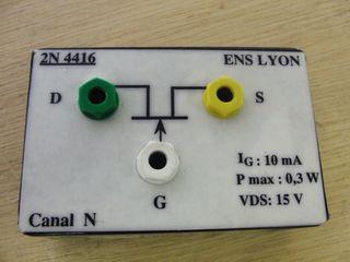 Transistor 2N4416 sur boitier