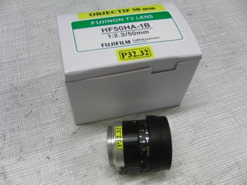 Objectif f = 50 mm  modèle HF 50HA-1B - F/2,3 - monture C - 2 bouchons