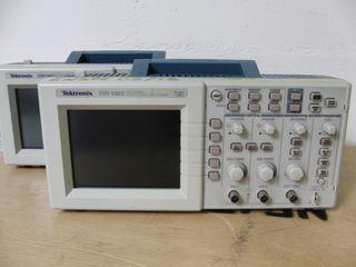 Oscilloscope numerique TDS 1002 + Carte FFT + Carte interface