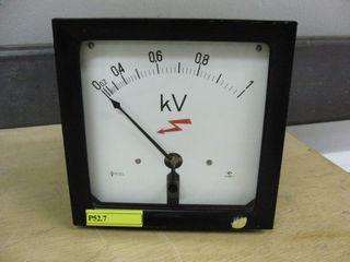 Kilovoltmetre 0-1 kV