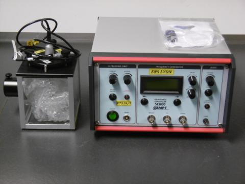Générateur d'oscillations SC600 + cuve G-20225 + émetteur d'ultrasons 1 à 13 MHz