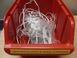 Boite de cables pour eclateur de mobiles auto-porteurs