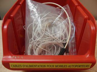 Boite de cables d alimentation pour mobiles auto-porteurs