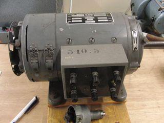 Moteur courant continu  0 8 kW