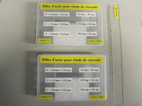 Boites de billes pour la loi de Stokes